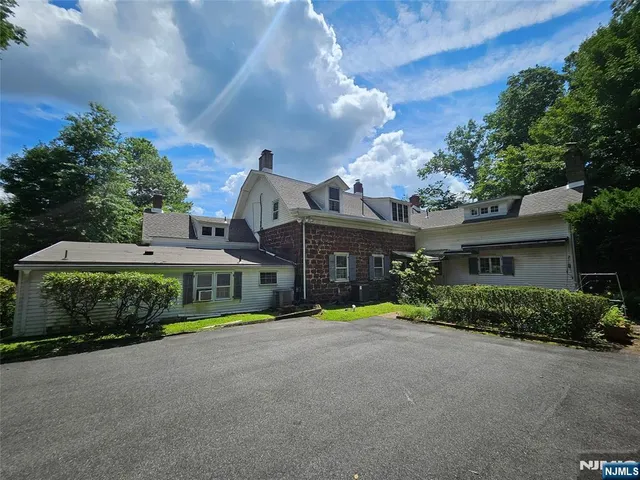 $990,000 | 470 Prospect Street, Glen Rock, NJ 07452