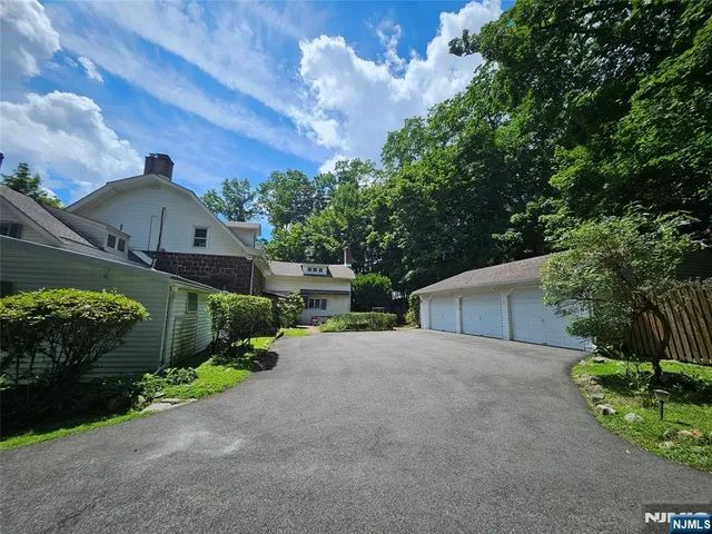 $990,000 | 470 Prospect Street, Glen Rock, NJ 07452