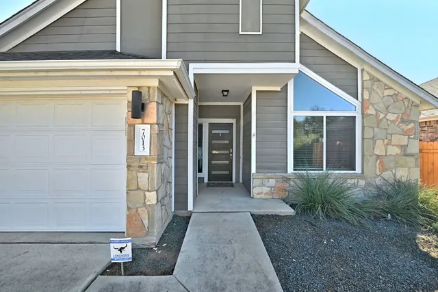 $2,450 | 7013 Brick Slope Path, Austin, TX 78744