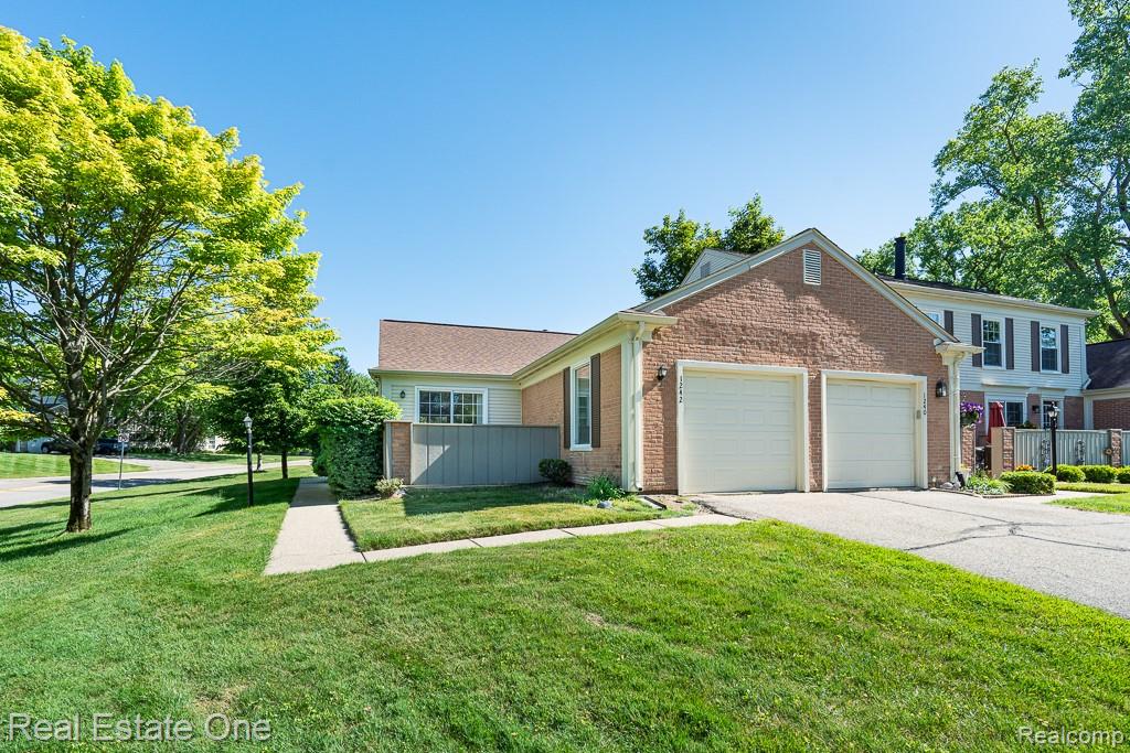 1242 Kings Cove Court Rochester, MI 48306 - Photo 15 of 22 1242 Kings Cove Ct_MLS-034.jpg