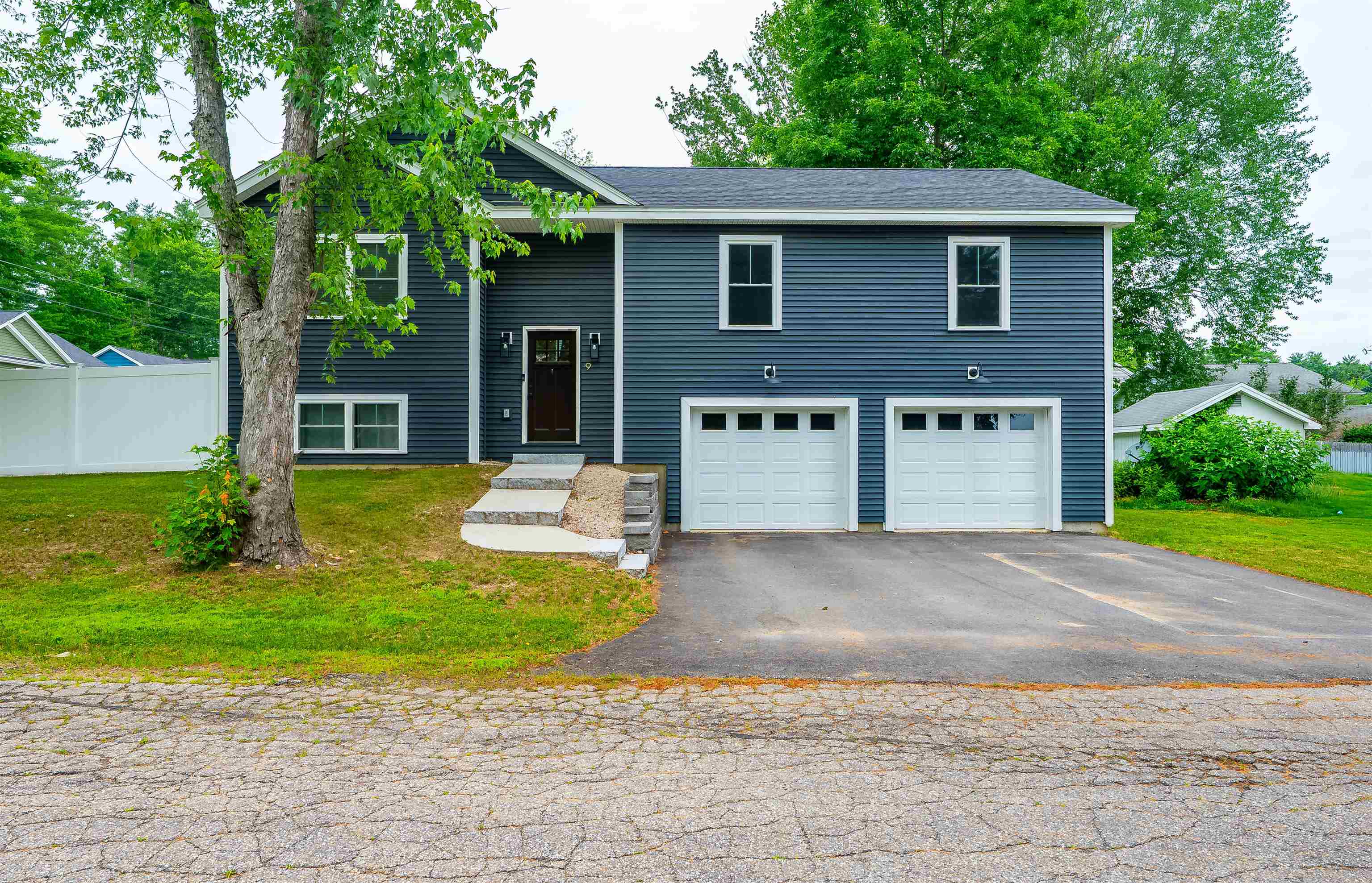 9 Lawn Avenue Rochester, NH 03867 - Photo 2 of 39