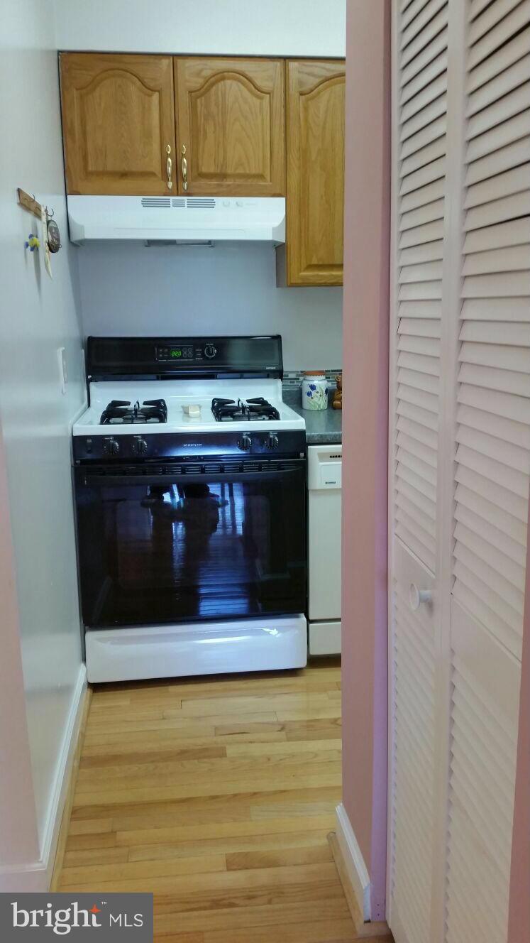 2211 Greenery Lane, Unit 2016 Silver Spring, MD 20906 - Photo 9 of 30 Kitchen
