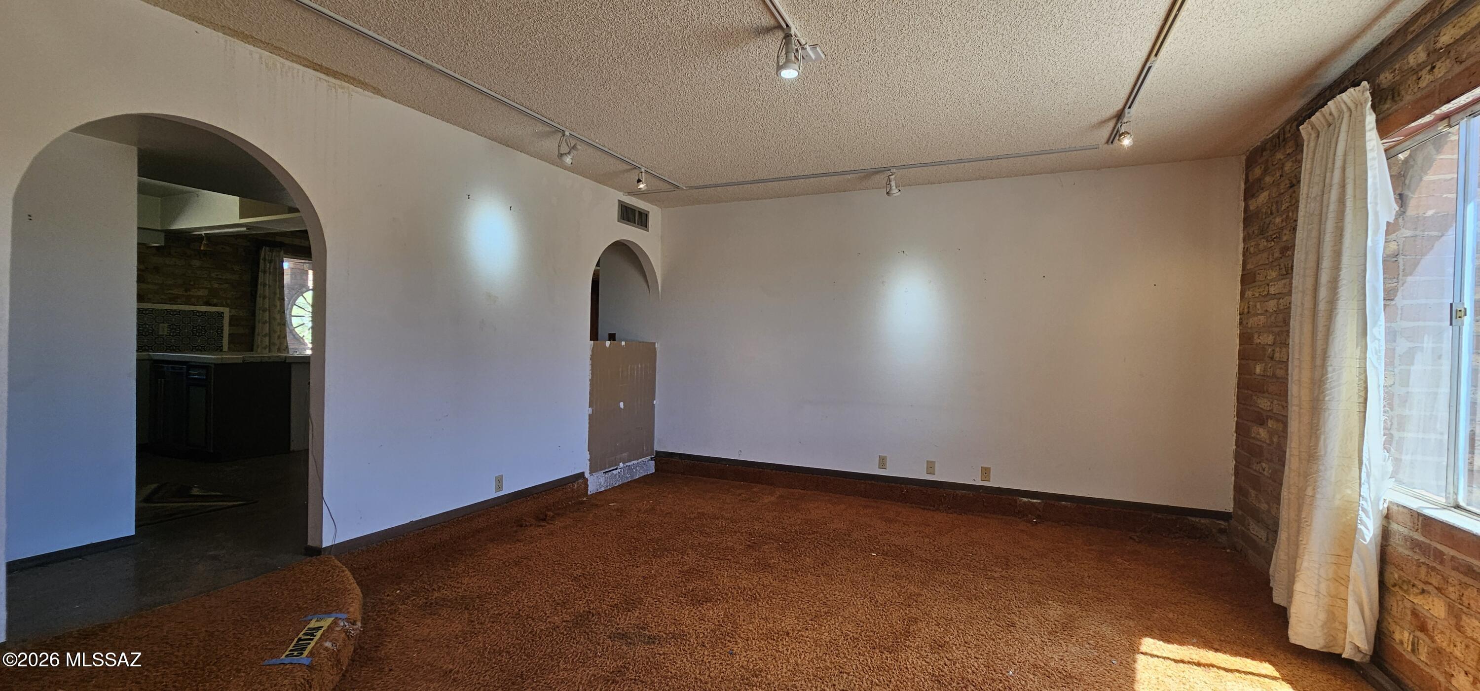 4441 North Sanders Road Tucson, AZ 85743 - Photo 3 of 40 Living Room