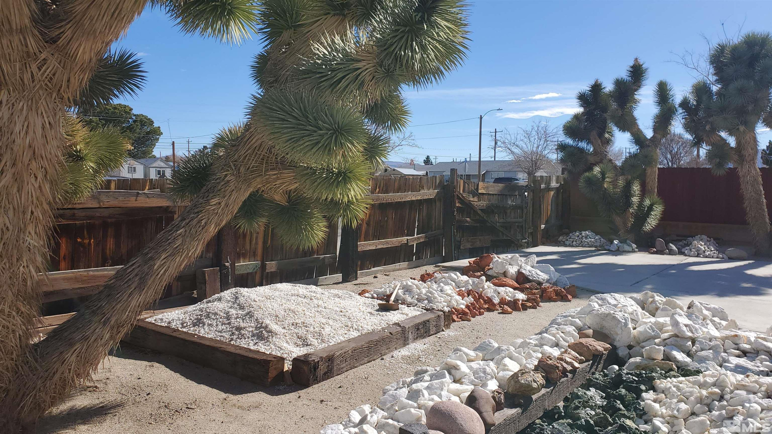 223 I Street Hawthorne, NV 89415 - Photo 4 of 13 a view of a water fountain in front of house