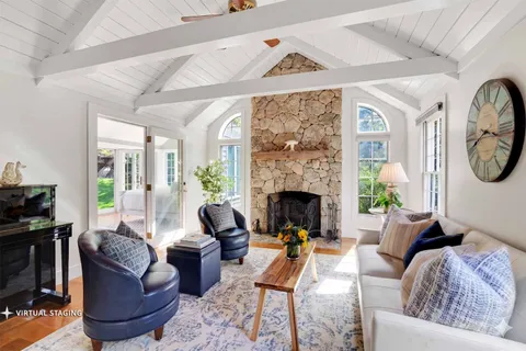 $2,150,000 | 17 Oakdale Drive, Edgartown, MA 02539