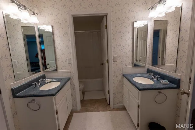 $425,000 | 654 Holmes Lane, Rolla, MO 65401