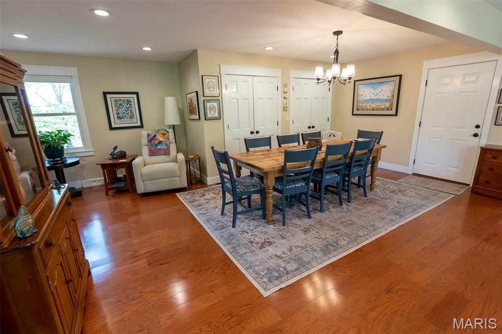 654 Holmes Lane Rolla, MO 65401 - Photo 8 of 33