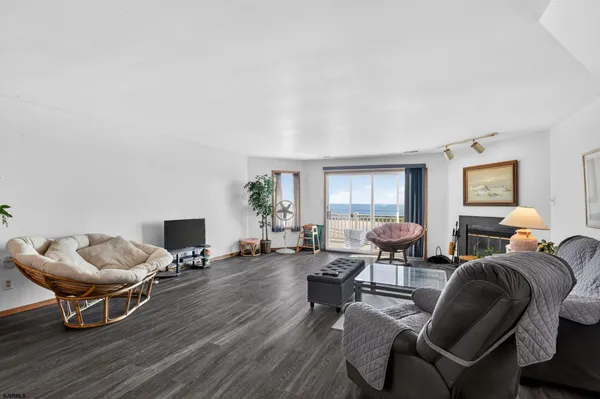 $1,250,000 | 614 East Brigantine Avenue, Unit 1, Brigantine, NJ 08203