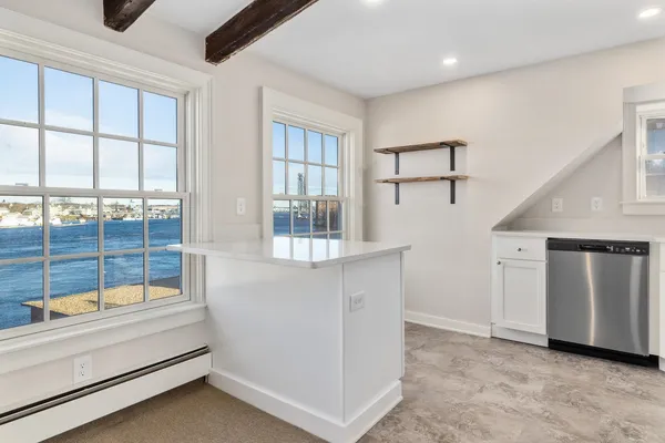$3,350 | 205 Market Street, Unit 6, Portsmouth, NH 03801