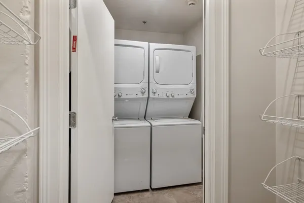 $3,350 | 205 Market Street, Unit 6, Portsmouth, NH 03801