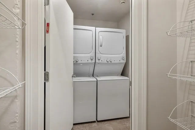 $3,350 | 205 Market Street, Unit 6, Portsmouth, NH 03801