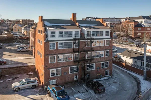 $3,350 | 205 Market Street, Unit 6, Portsmouth, NH 03801