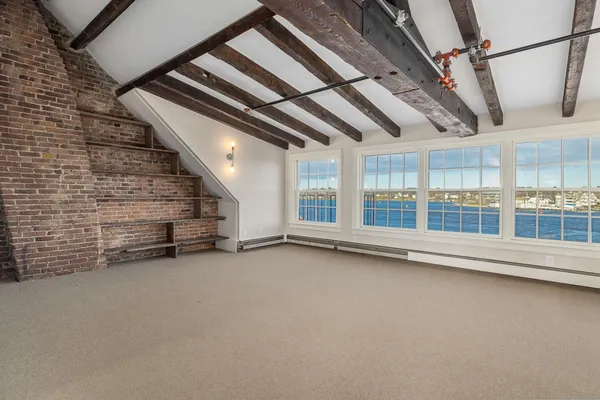 $3,350 | 205 Market Street, Unit 6, Portsmouth, NH 03801