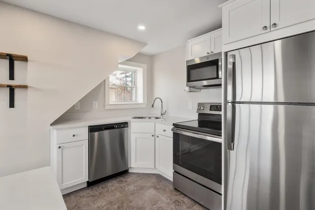 $3,350 | 205 Market Street, Unit 6, Portsmouth, NH 03801