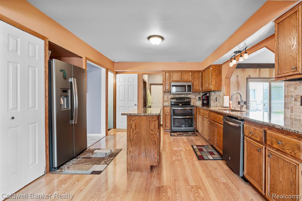 47134 Rosemary Road Macomb, MI 48044 - Photo 9 of 29