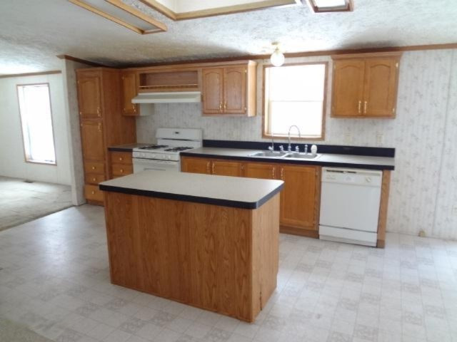 8191 Jones Road Howard City, MI 49329 - Photo 11 of 20 032