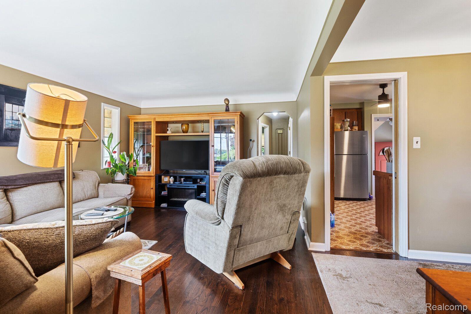 8296 Racine Road Warren, MI 48093 - Photo 4 of 30 Gallery Image 4