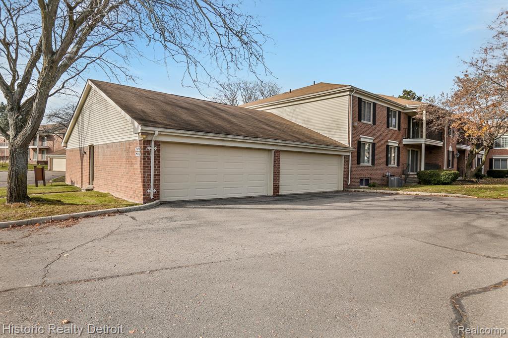 29656 Middlebelt Road, Unit 1403 Farmington Hills, MI 48334 - Photo 30 of 39