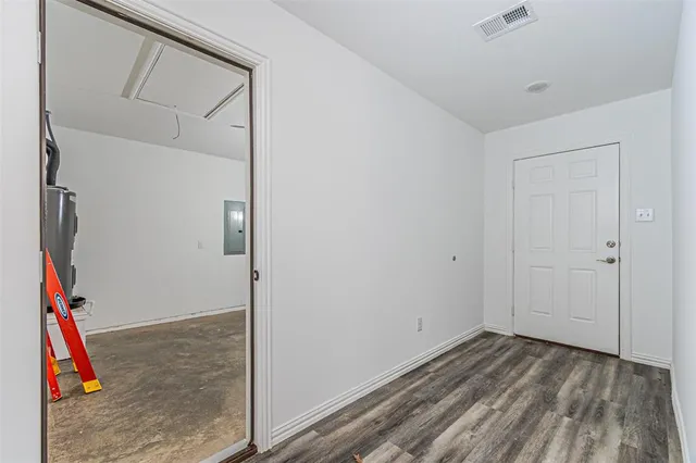 a view of utility room