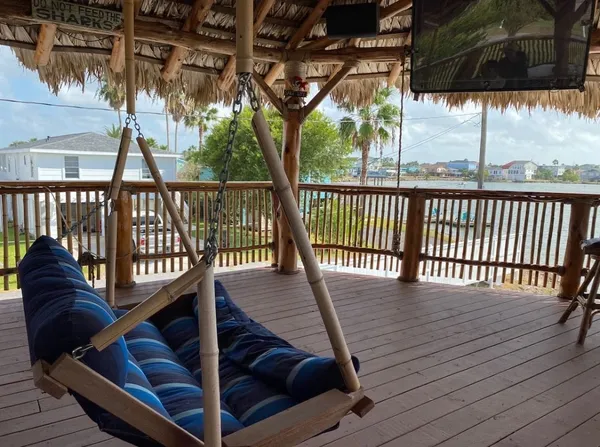 $2,500 | 3391 Highway 6, Hitchcock, TX 77563