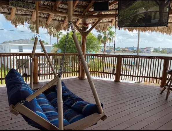 $2,500 | 3391 Highway 6, Hitchcock, TX 77563