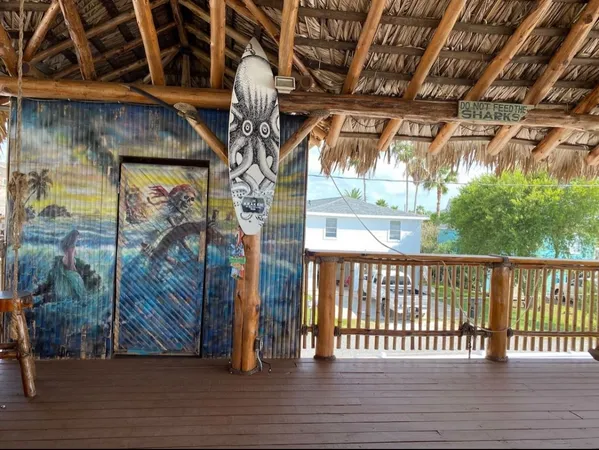 $2,500 | 3391 Highway 6, Hitchcock, TX 77563