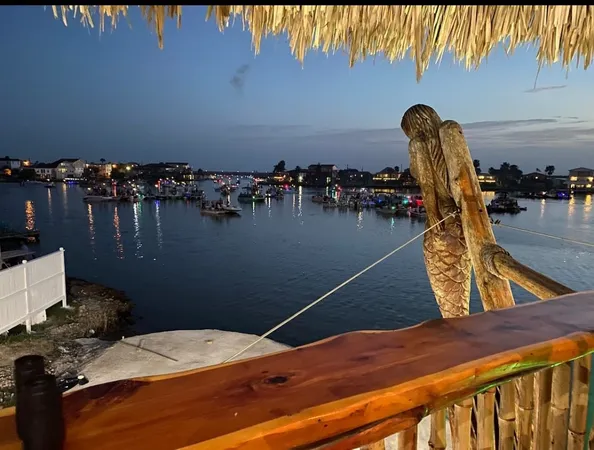 $2,500 | 3391 Highway 6, Hitchcock, TX 77563