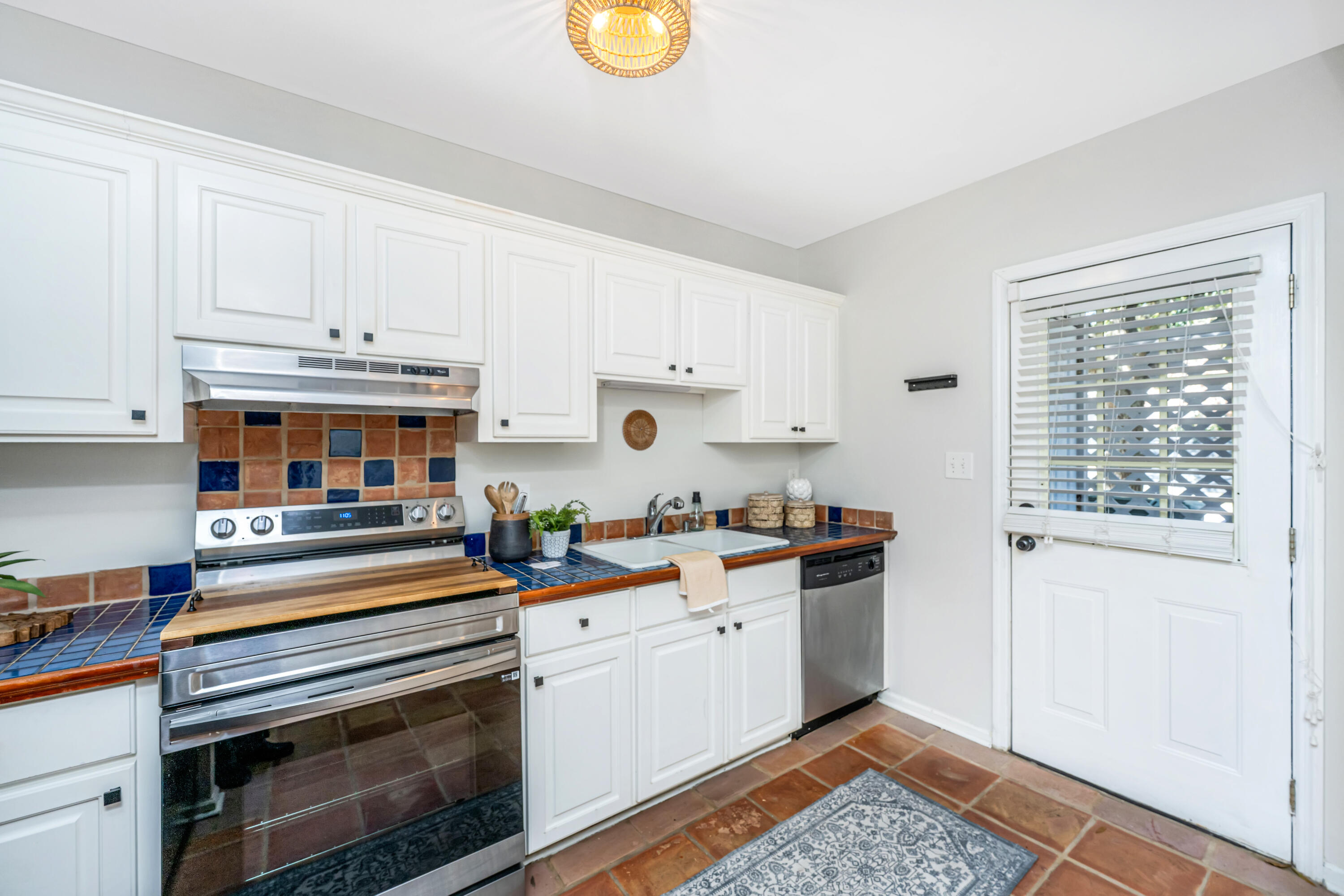 21 Hester Street, Unit 2 Charleston, SC 29403 - Photo 16 of 43 21HesterSttUnit2_017