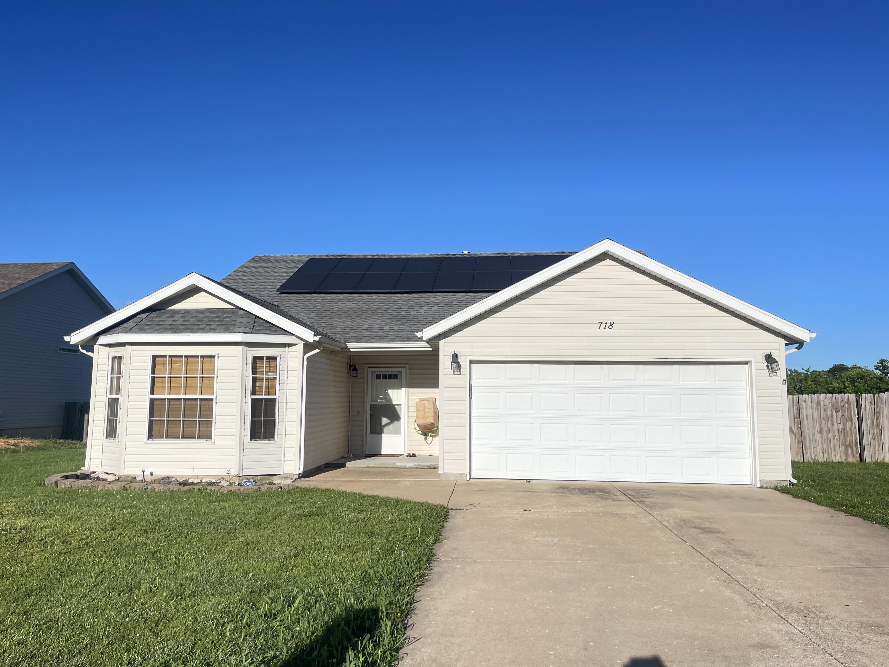 718 South Ridgecrest Avenue Nixa, MO 65714 - Photo 1 of 1 IMG_8033 2