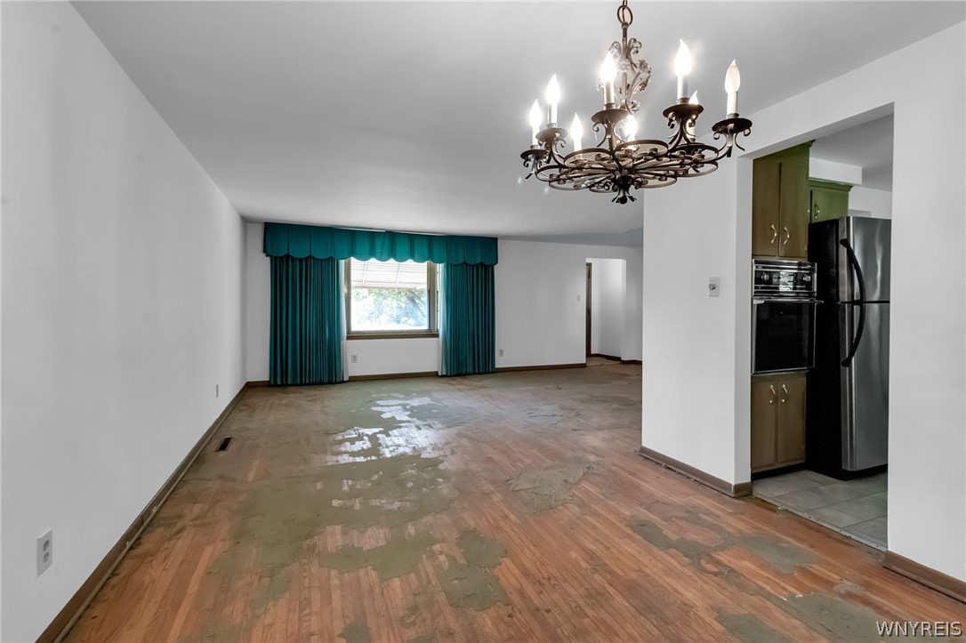 8130 Packard Road Niagara, NY 14304 - Photo 13 of 24 Dining room/ Kitchen entry