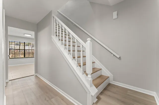 $490,000 | 105 Eagle Rock Circle, The Woodlands, TX 77381