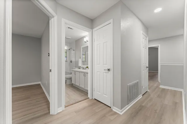 $490,000 | 105 Eagle Rock Circle, The Woodlands, TX 77381