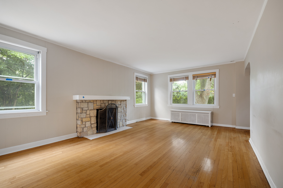 1314 Glenview Road Glenview, IL 60025 - Photo 5 of 25