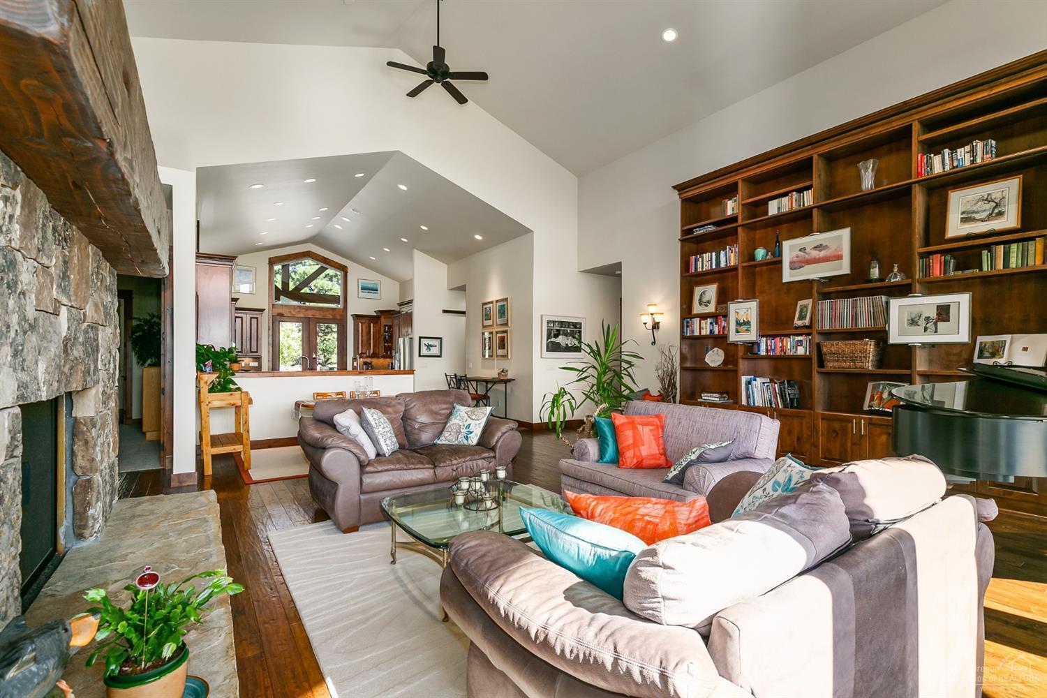60705 Billadeau Road Bend, OR 97702 - Photo 9 of 25 Great Room from west looking back toward