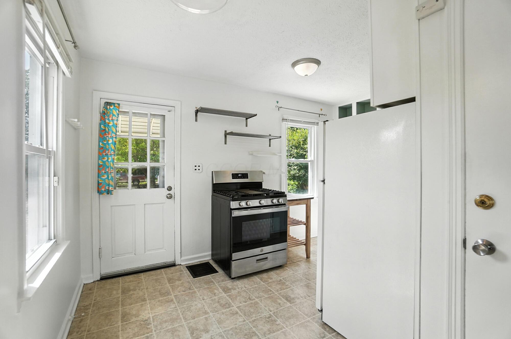 2553 Audubon Road Columbus, OH 43211 - Photo 13 of 53 064