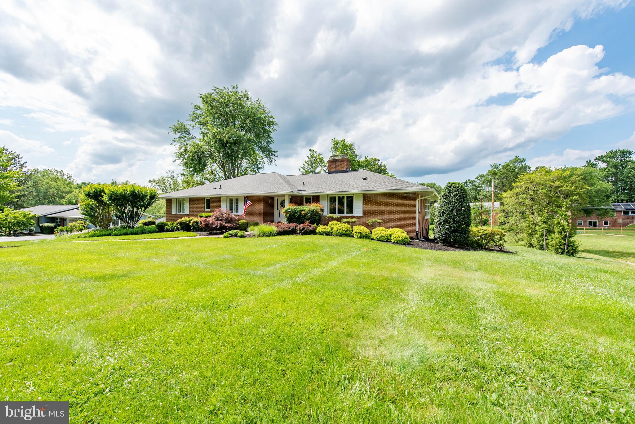 9122 Dunloggin Road Ellicott City, MD 21042 - Photo 2 of 41 Exterior