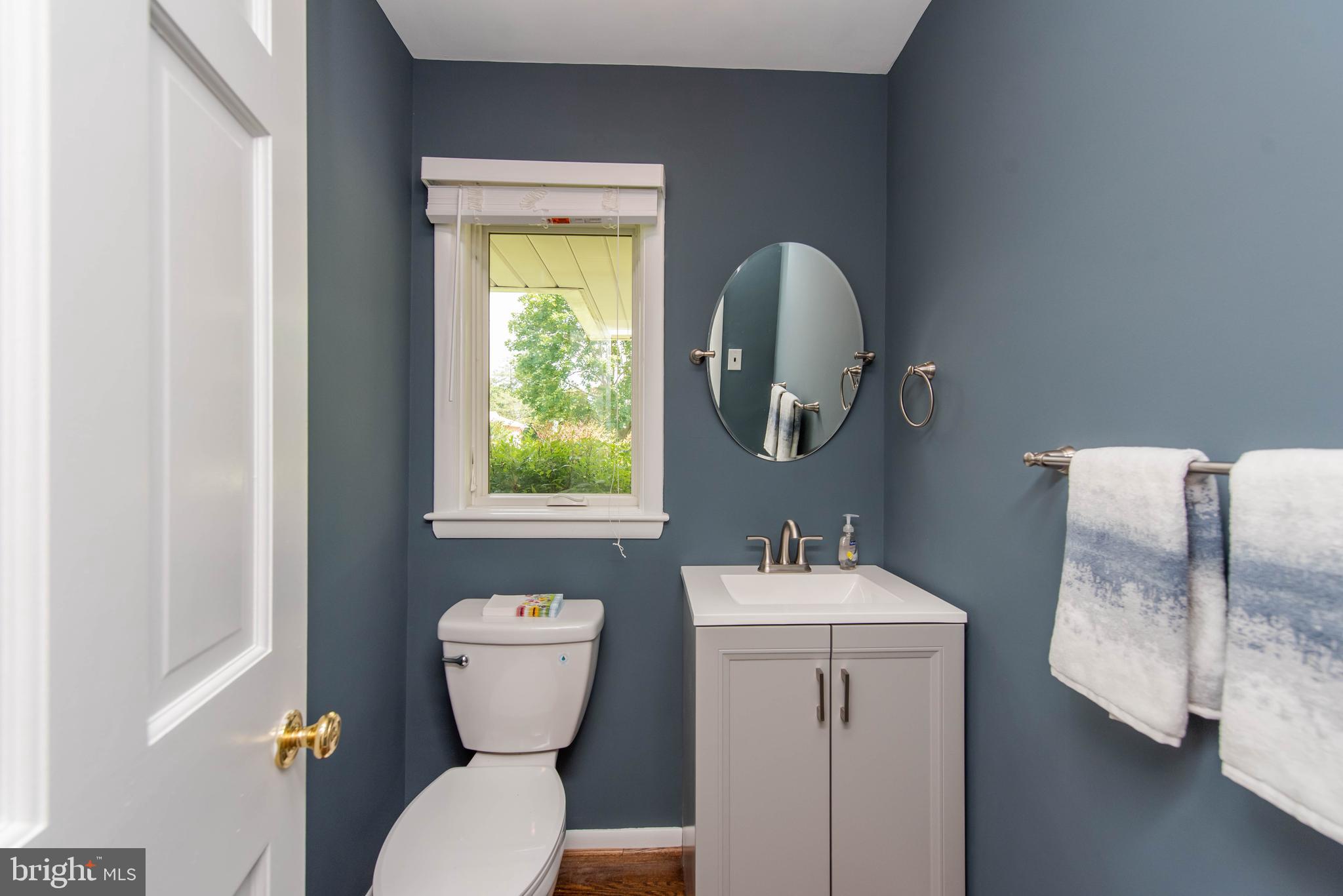 9122 Dunloggin Road Ellicott City, MD 21042 - Photo 14 of 41 Powder Room