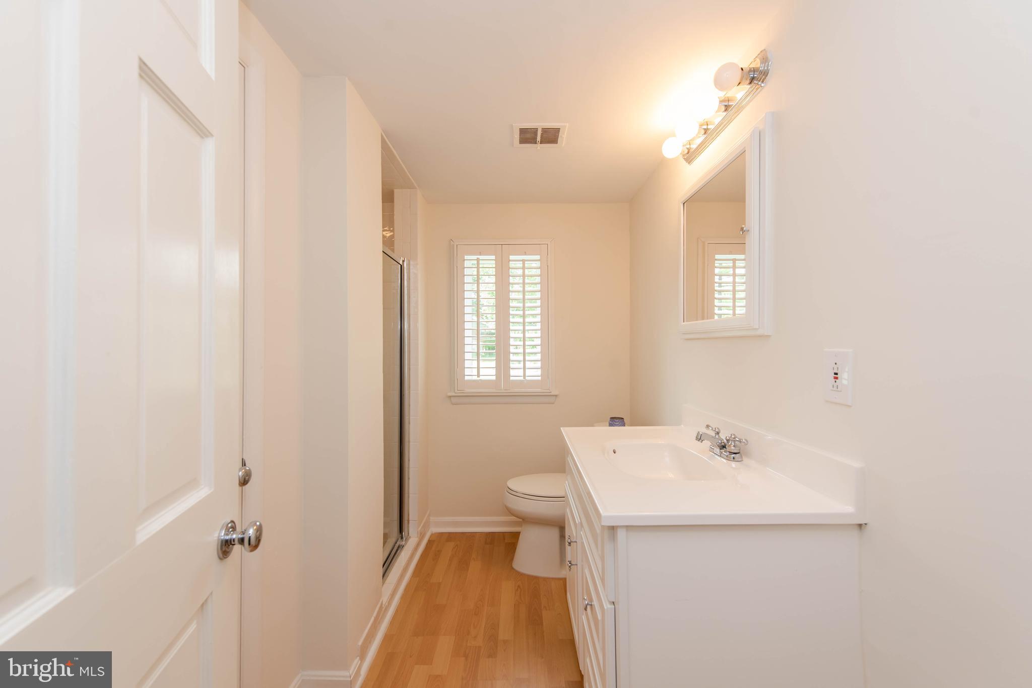 9122 Dunloggin Road Ellicott City, MD 21042 - Photo 25 of 41 Bathroom