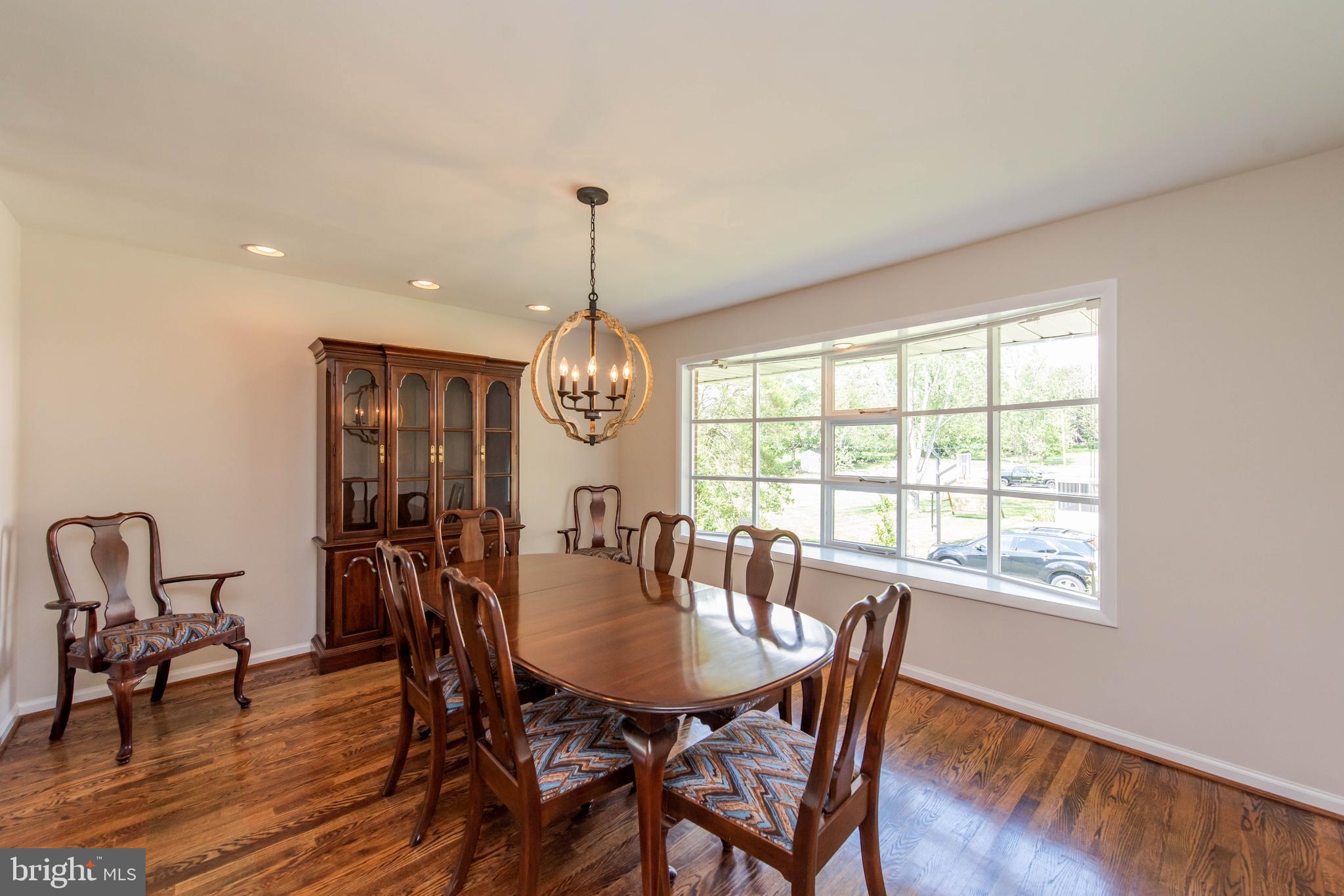 9122 Dunloggin Road Ellicott City, MD 21042 - Photo 4 of 41 Dining Room