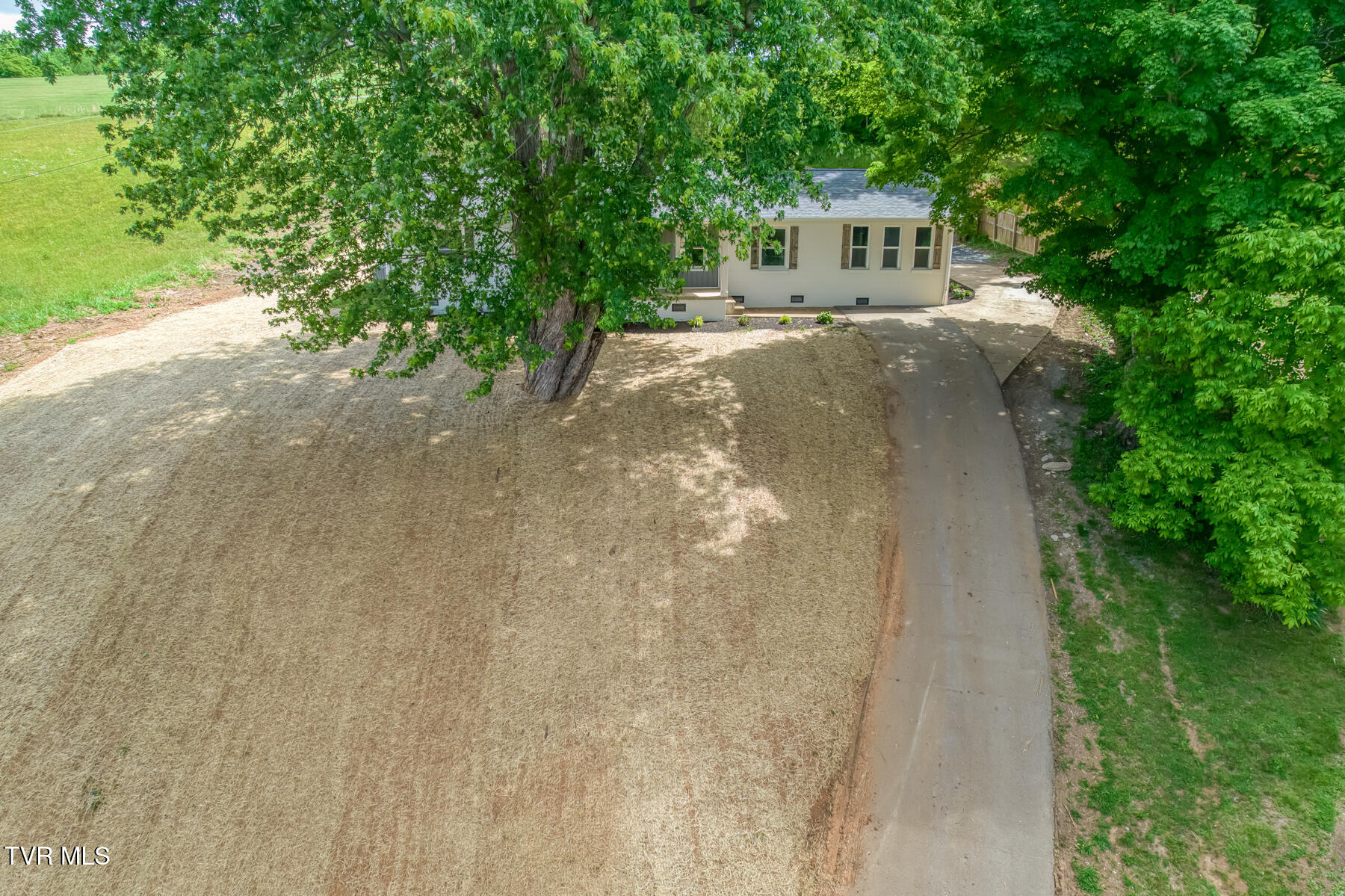545 J A Hodge Road Piney Flats, TN 37686 - Photo 42 of 43 545 J A Hodge Rd-43