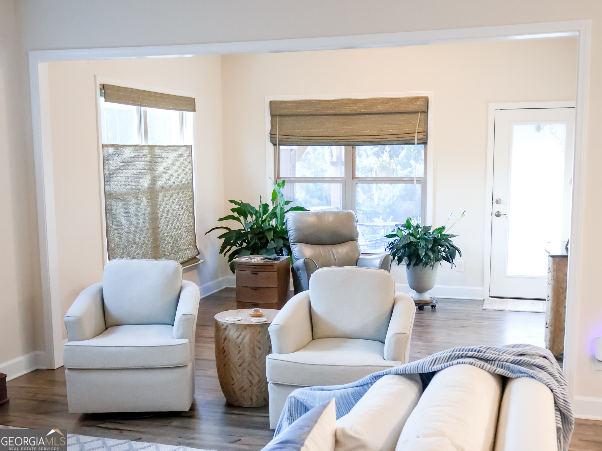 218 Florence Road Peachtree City, GA 30269 - Photo 18 of 47 a living room with furniture and a large window