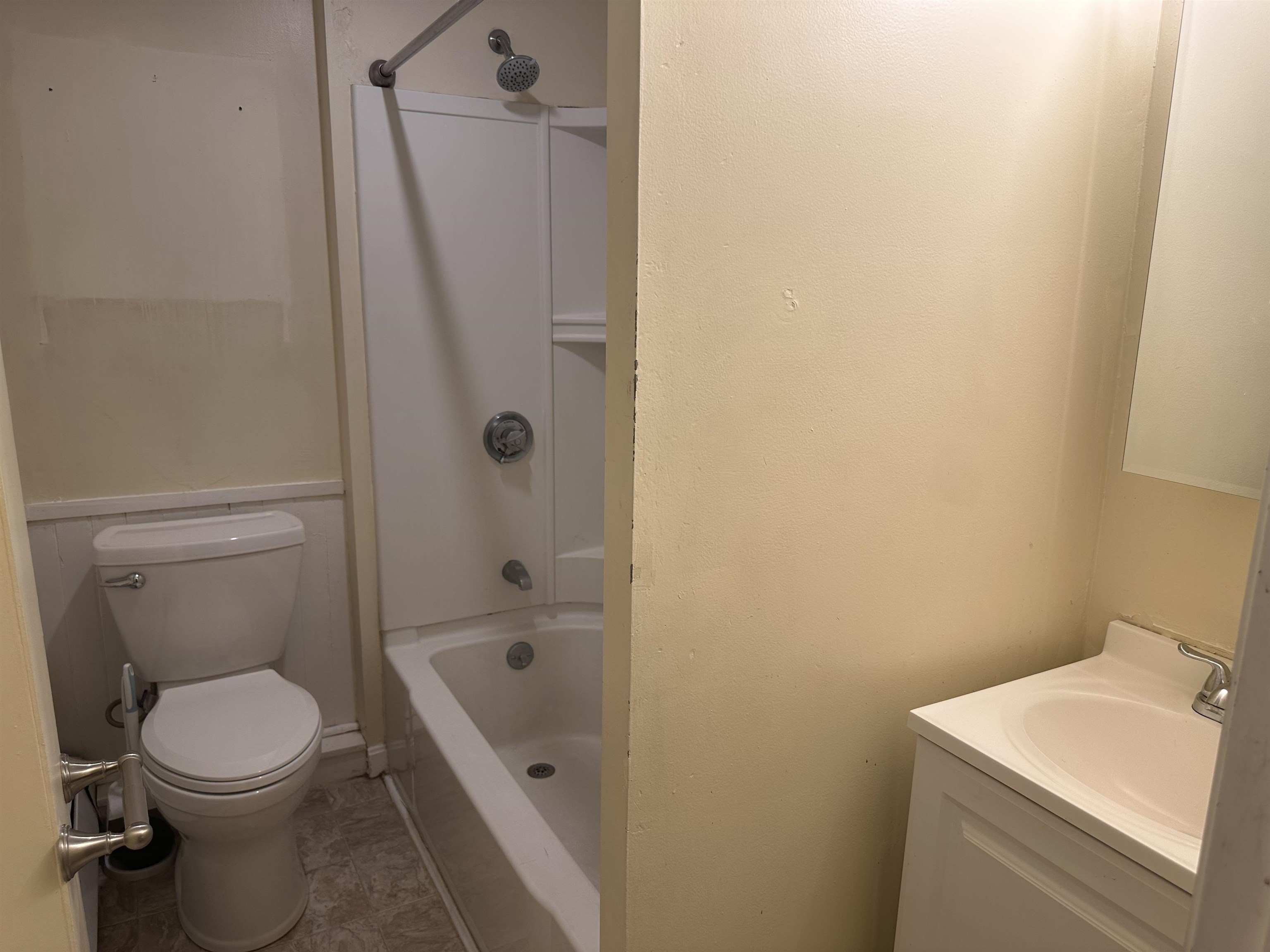 765 Union Street Manchester, NH 03104 - Photo 8 of 8