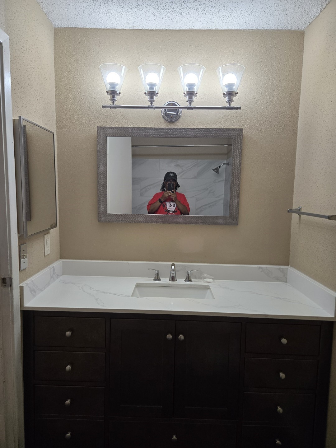 6601 Sands Point Drive, Unit 56 Houston, TX 77074 - Photo 5 of 8 Master Bath