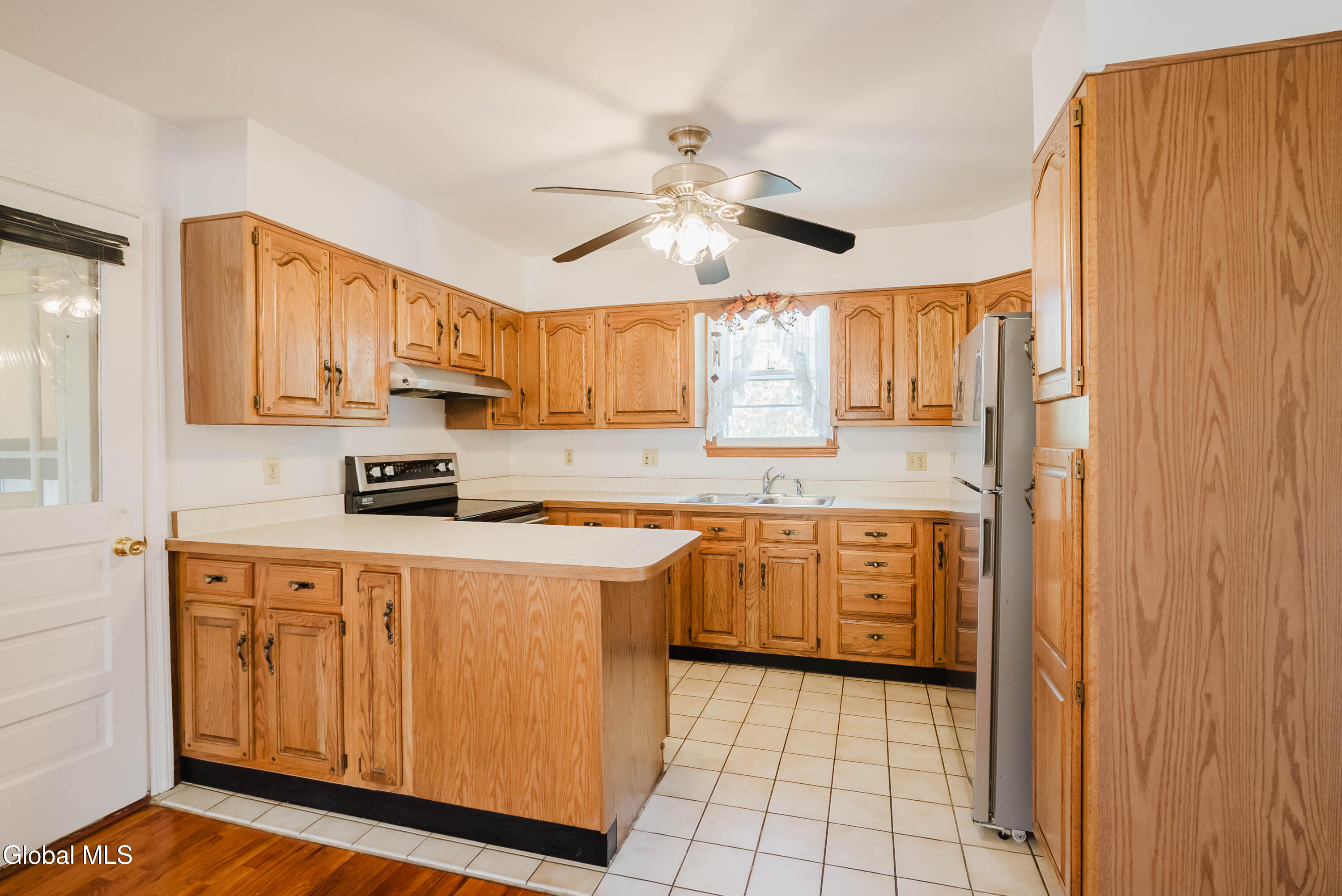 13 Swayze Drive Colonie, NY 12110 - Photo 11 of 35 13