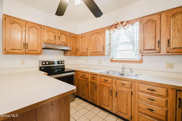 $339,900 | 13 Swayze Drive, Colonie, NY 12110