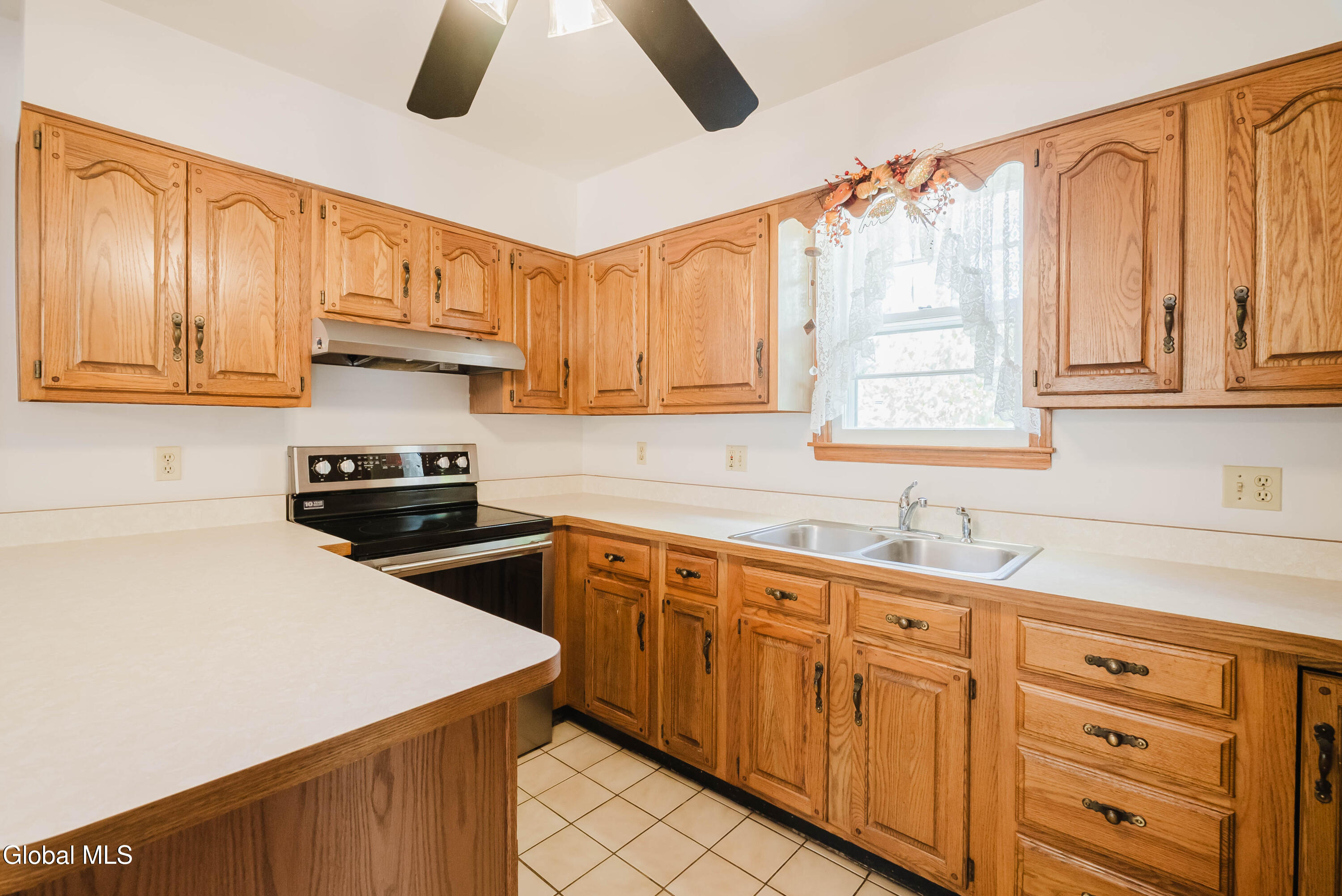 13 Swayze Drive Colonie, NY 12110 - Photo 12 of 35 14