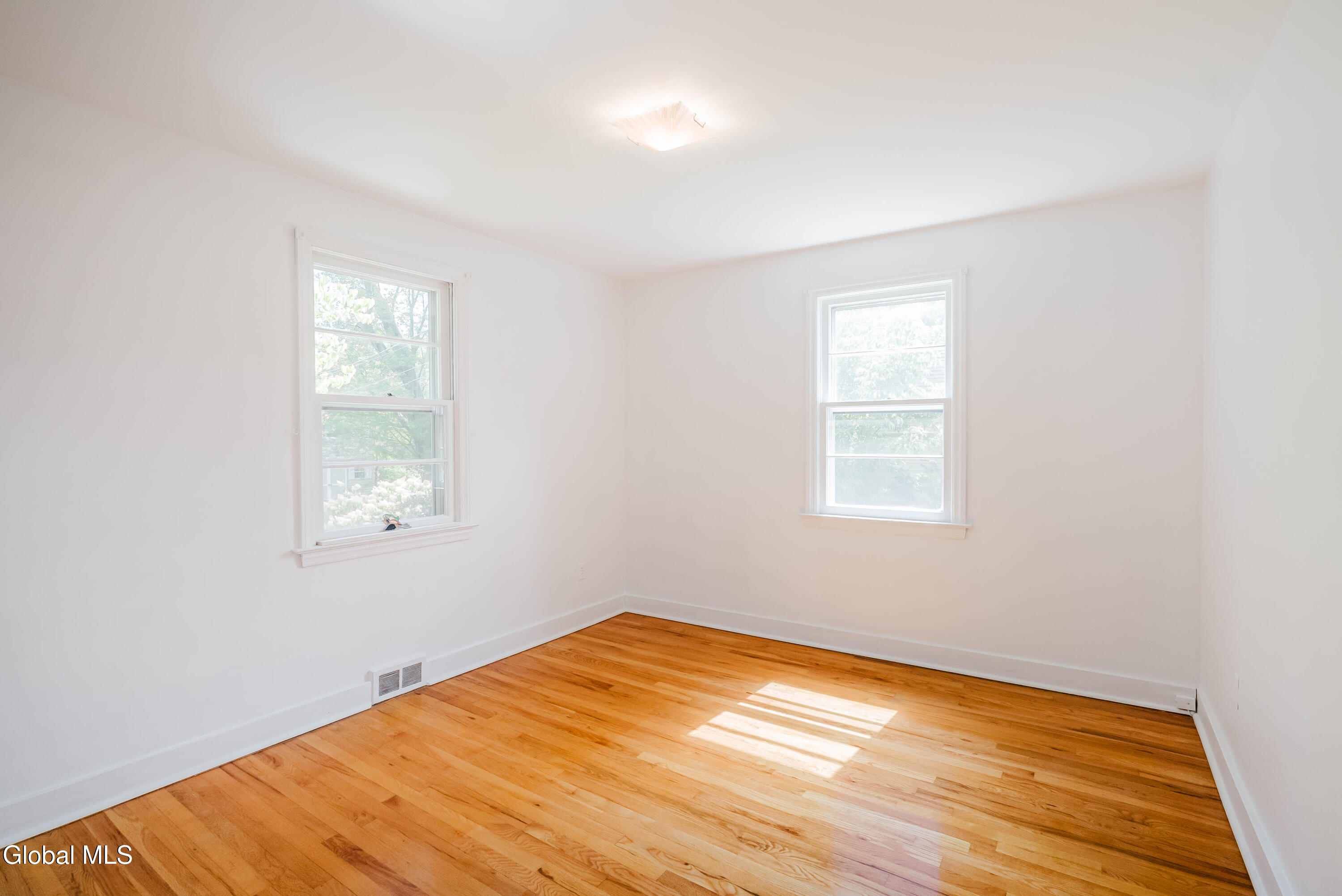 13 Swayze Drive Colonie, NY 12110 - Photo 14 of 35 16