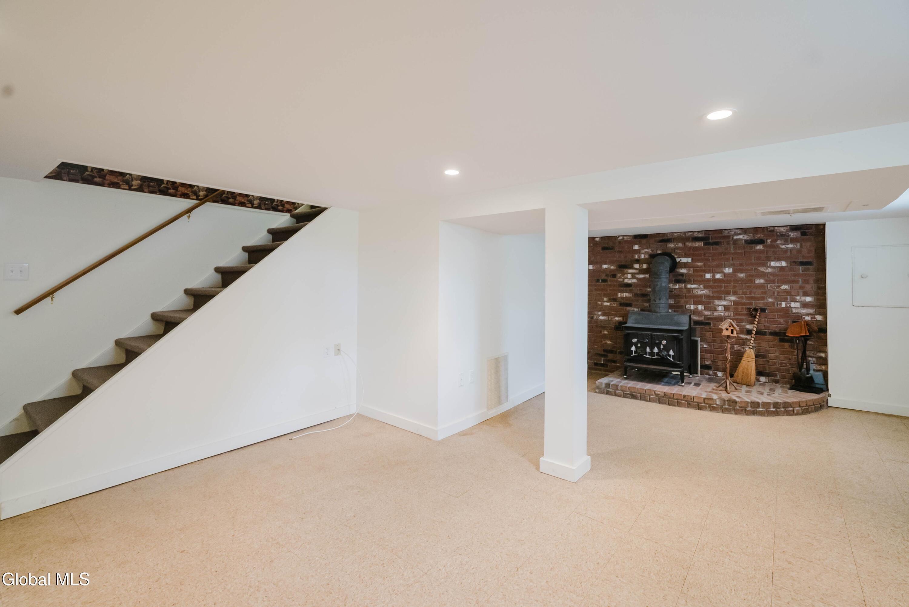 13 Swayze Drive Colonie, NY 12110 - Photo 21 of 35 23