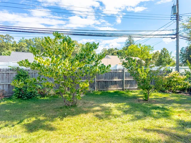 $339,900 | 13 Swayze Drive, Colonie, NY 12110