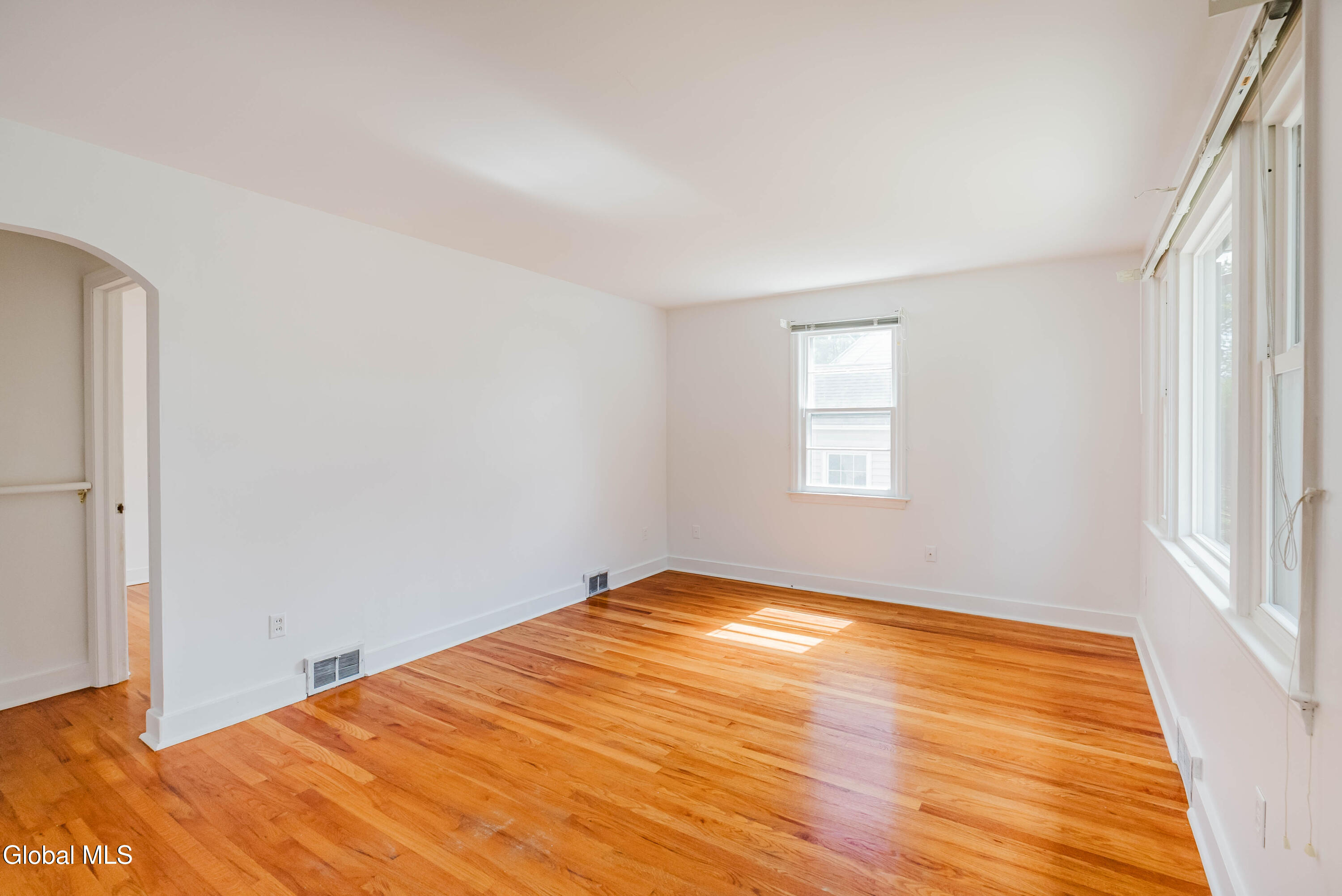 13 Swayze Drive Colonie, NY 12110 - Photo 3 of 35 5